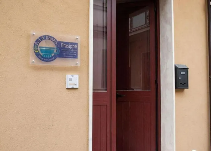 Eutimo Mit Waschmaschine Und Geschirrspueler By Interhome * Locri